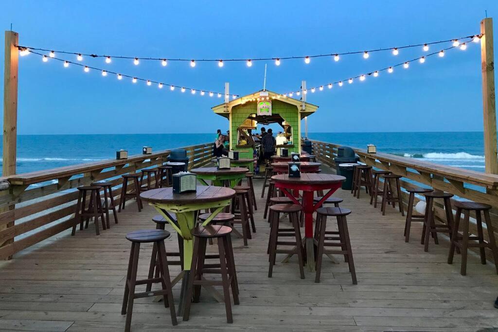 Апартаменты Kraken'S Den * Oceanview * Steps To Ocean * Pool Каролина-бич Экстерьер фото